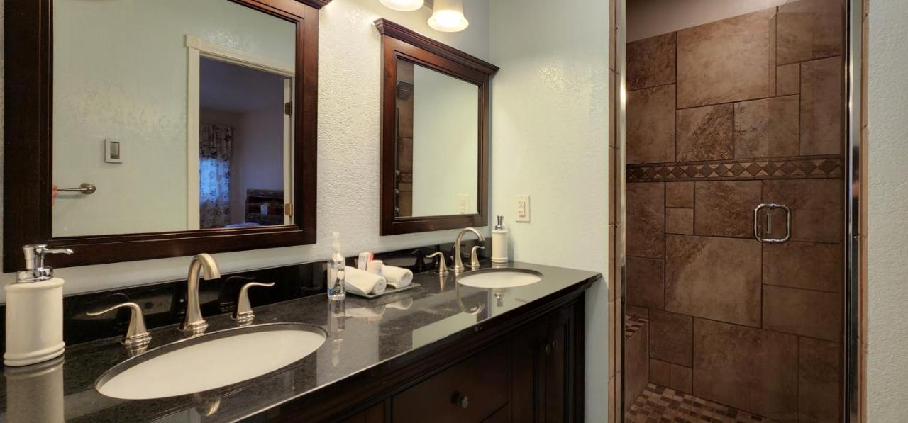 Trinity Escapes - Two Bedroom Two Bathroom Full Apartment Near Airport Anchorage Exterior photo