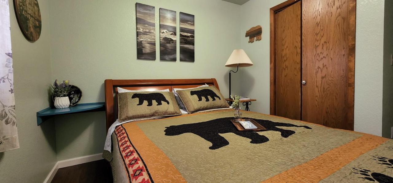Trinity Escapes - Two Bedroom Two Bathroom Full Apartment Near Airport Anchorage Exterior photo