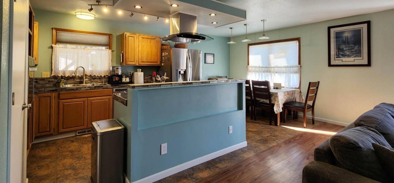 Trinity Escapes - Two Bedroom Two Bathroom Full Apartment Near Airport Anchorage Exterior photo