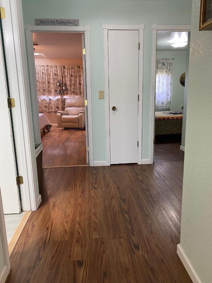 Trinity Escapes - Two Bedroom Two Bathroom Full Apartment Near Airport Anchorage Exterior photo